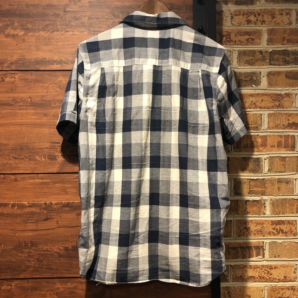 North Face Button Down Size Medium - image 3